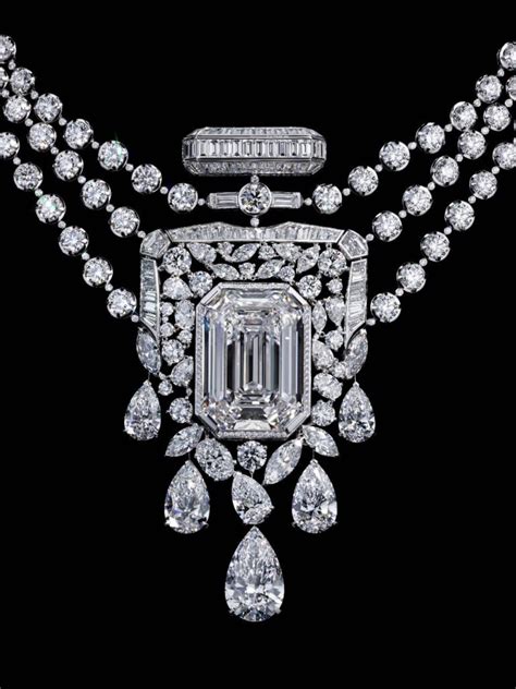 chanel necklace with diamonds